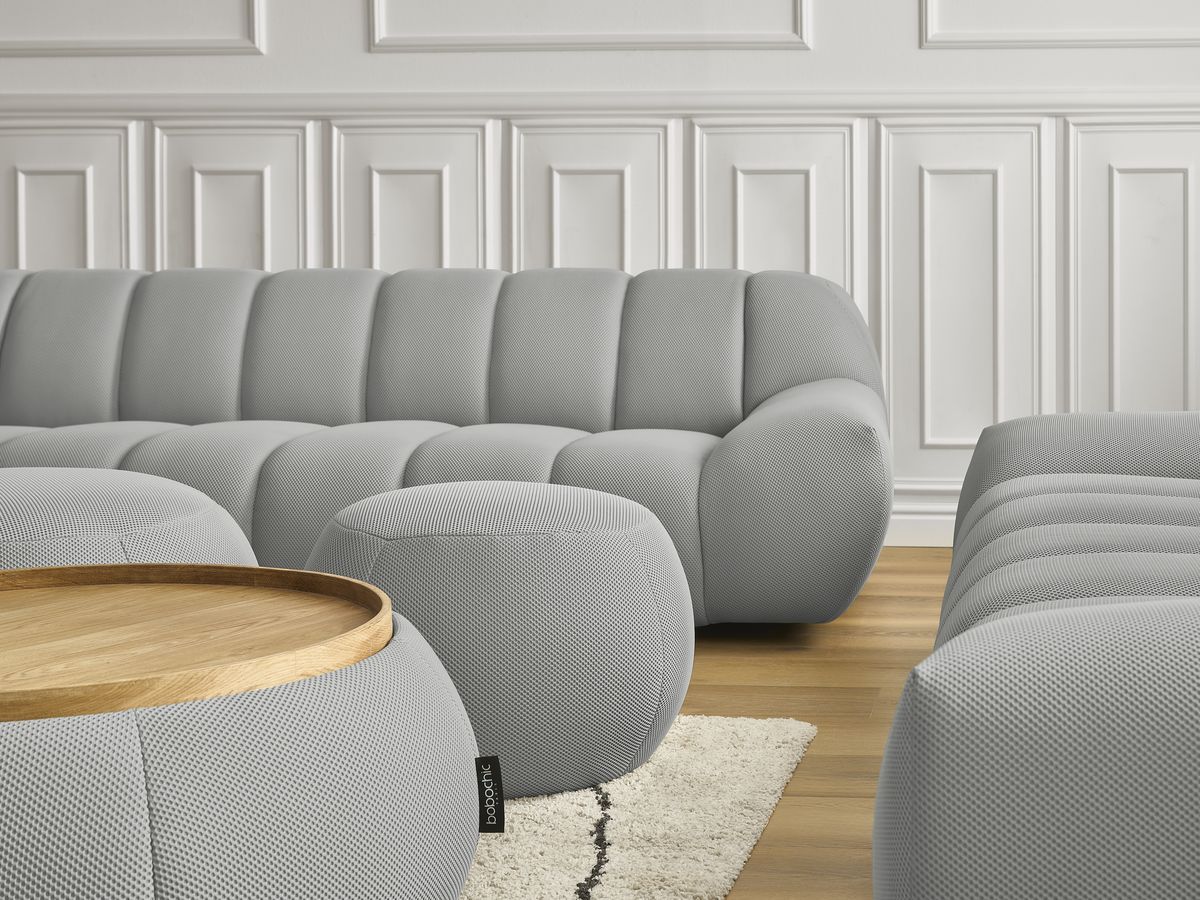 Ensemble canapé droit fixe 3 + 2 places HAYDEN tissu mesh avec 1 pouf grand avec plateau, 1 pouf grand et 1 pouf petit