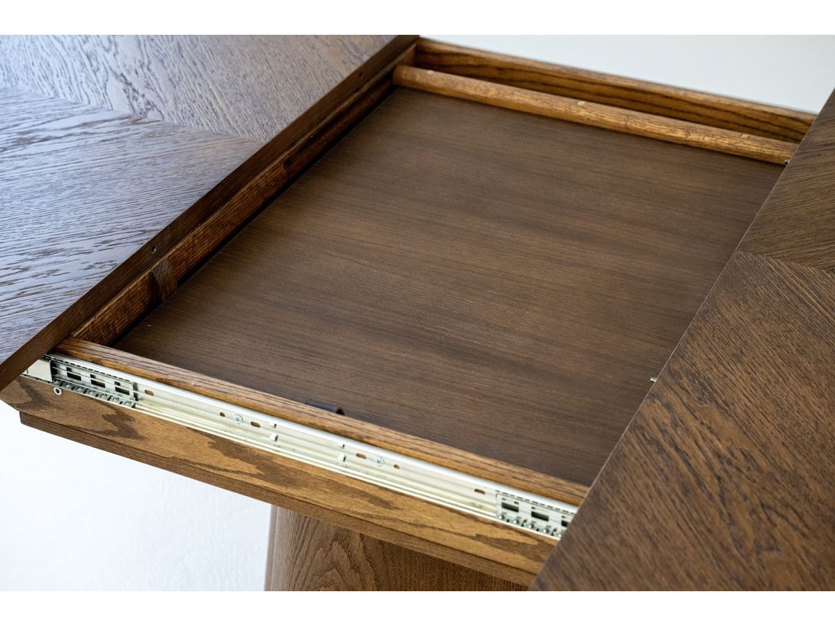 SUGITON set met ronde eettafel uitschuifbaar van 130 tot 180 cm + 4 BASTIDE stoelen in massief eiken fineer