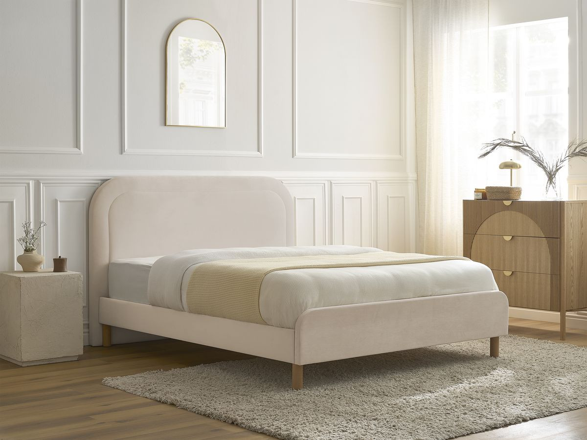 CASSIOPEE bed in fluwelen stof met massieve lattenbodem