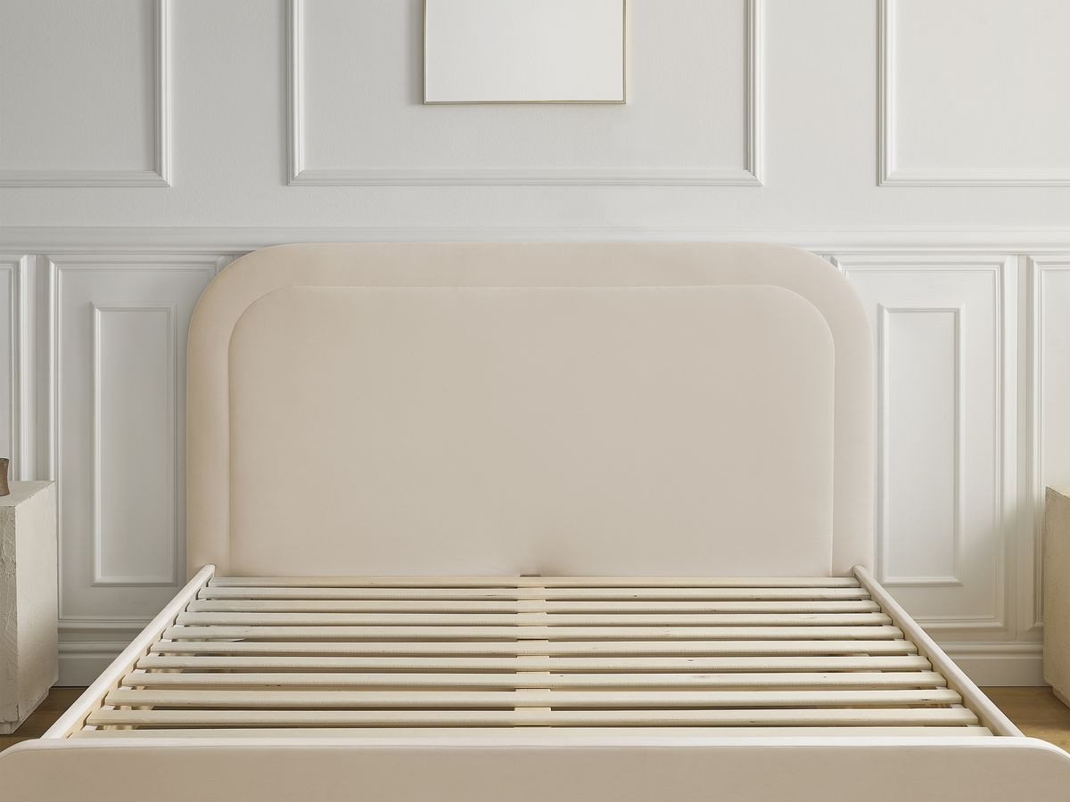 Lit CASSIOPEE velours avec lattes massives beige — vue 6