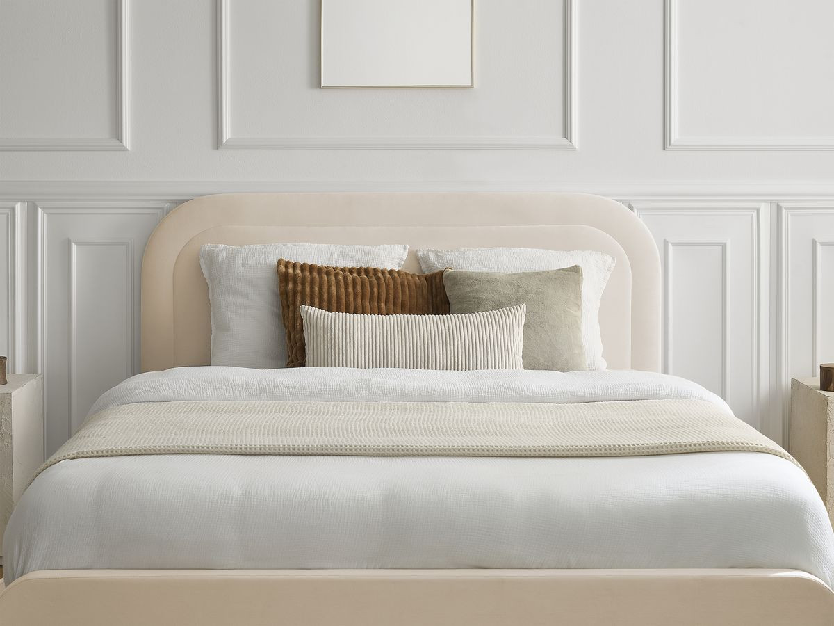 Lit CASSIOPEE velours avec lattes massives beige — vue 5