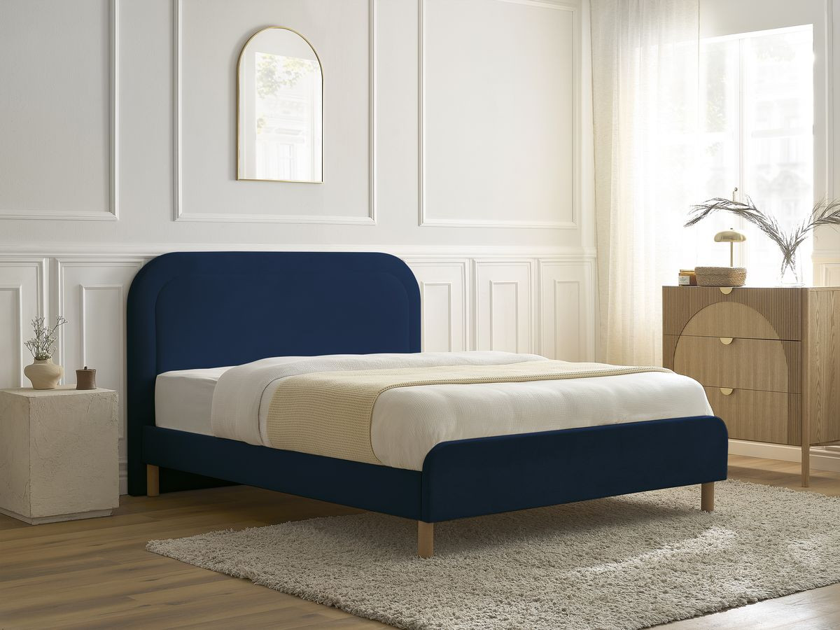 CASSIOPEE bed in fluwelen stof met massieve lattenbodem