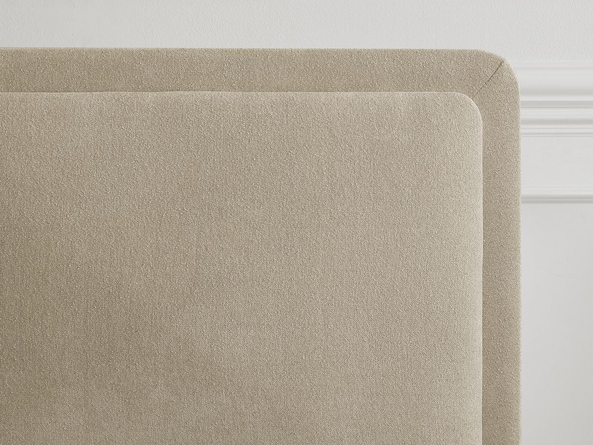 MARA bed in structuurstof met massieve lattenbodem