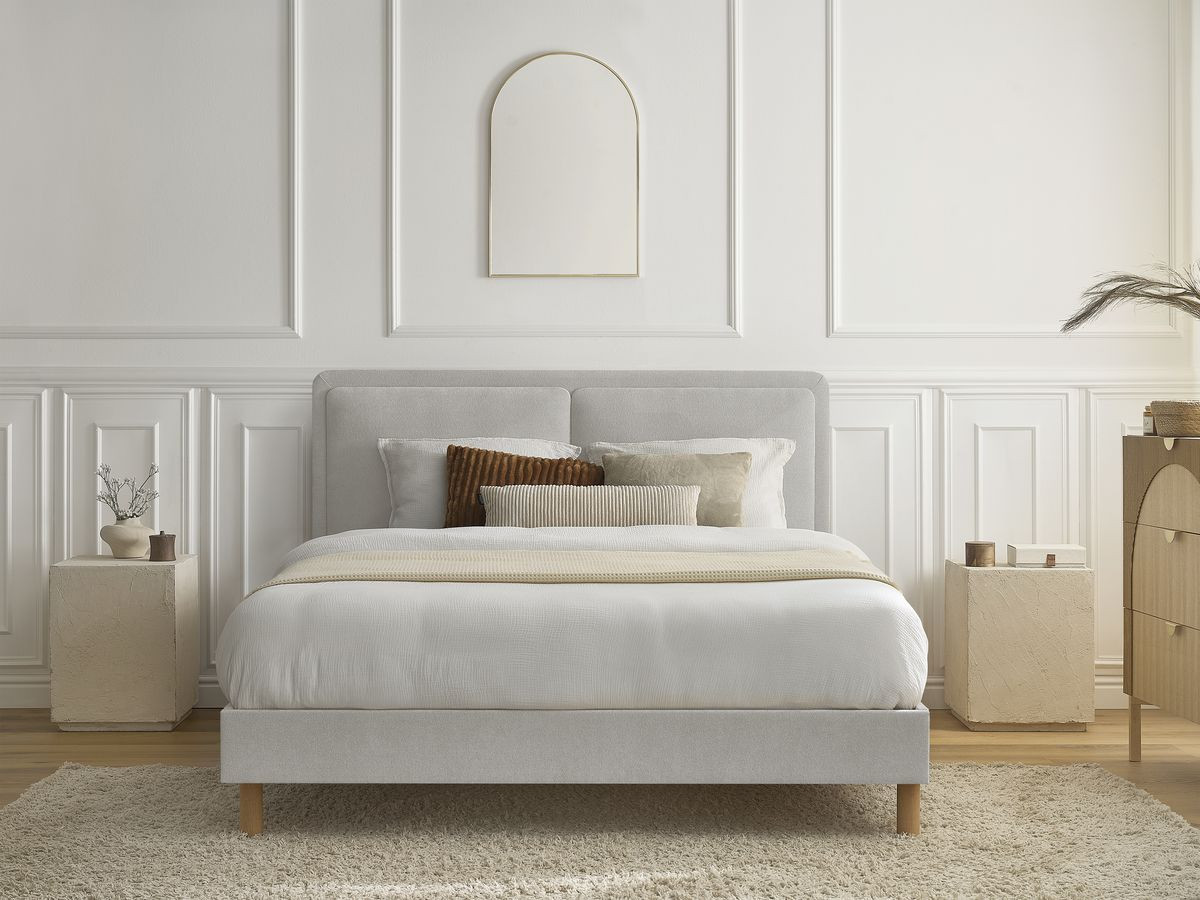 MARA bed in structuurstof met massieve lattenbodem