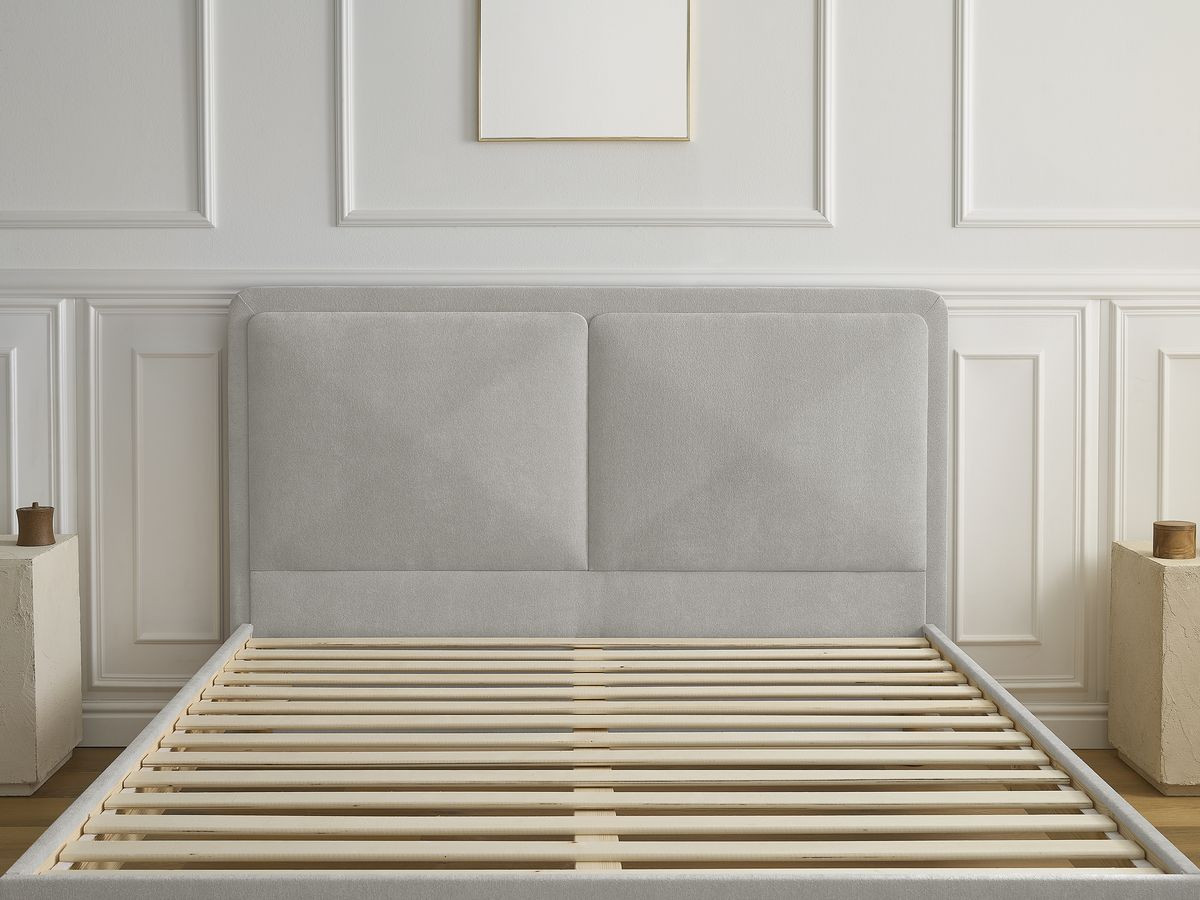 MARA bed in structuurstof met massieve lattenbodem