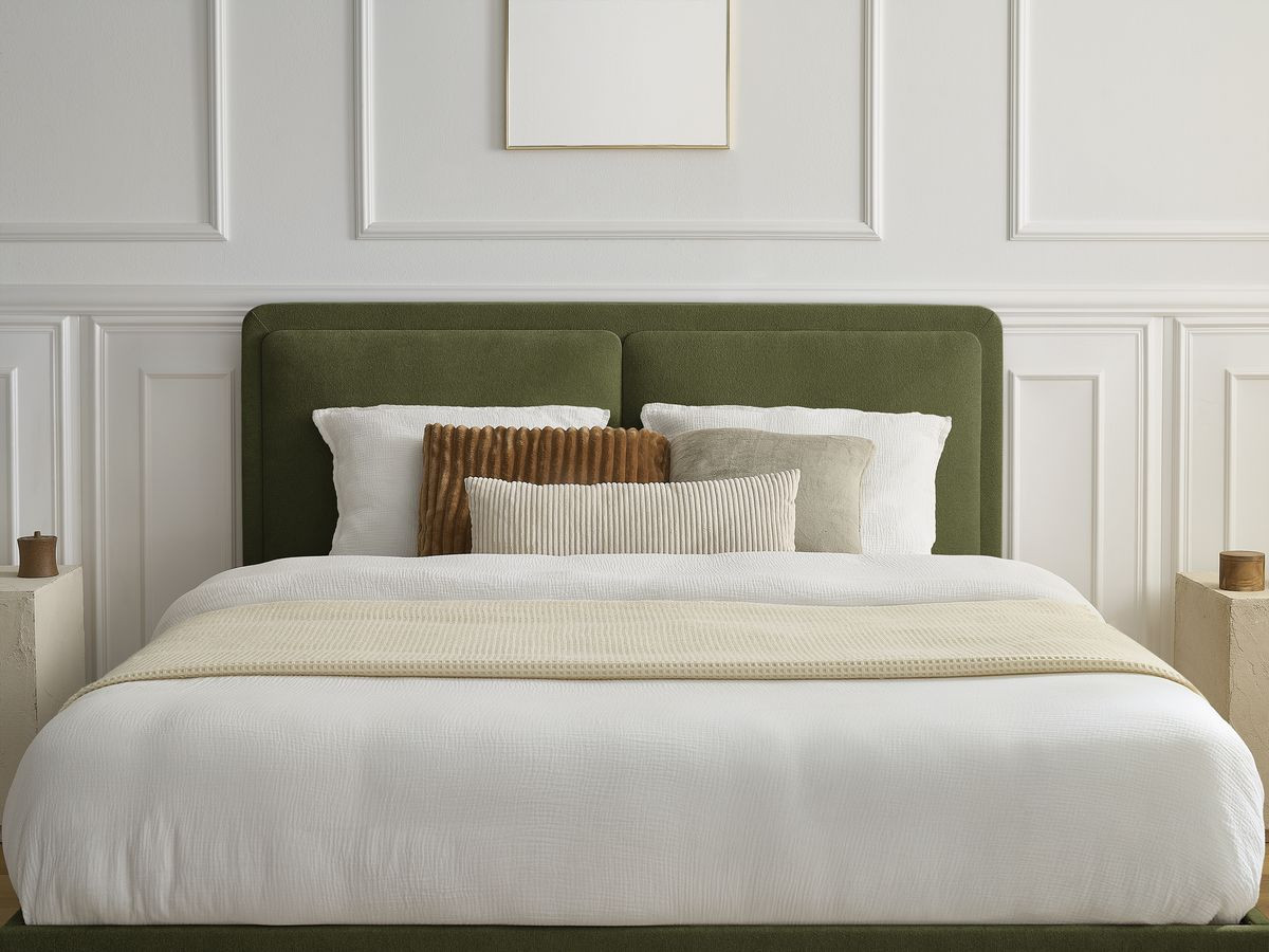 MARA bed in structuurstof met massieve lattenbodem