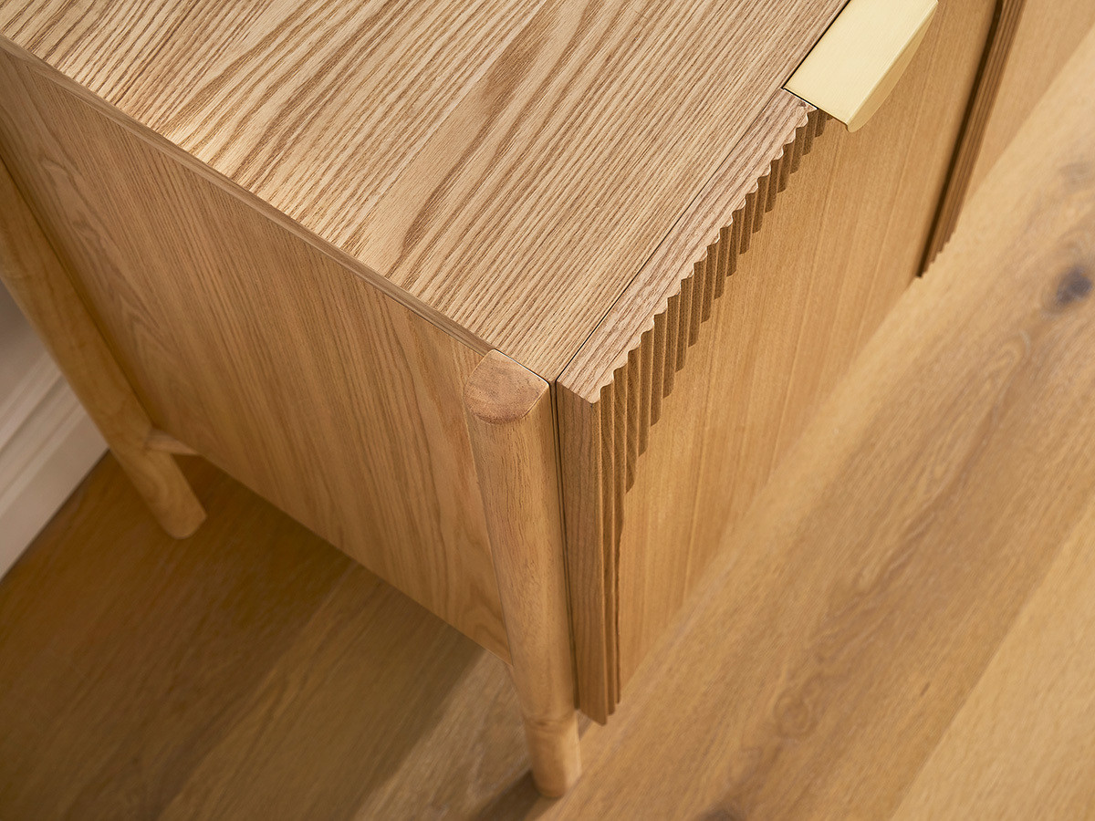 LOLA 4-deurs dressoir 178 cm afgerond patroon en massief essenfineer
