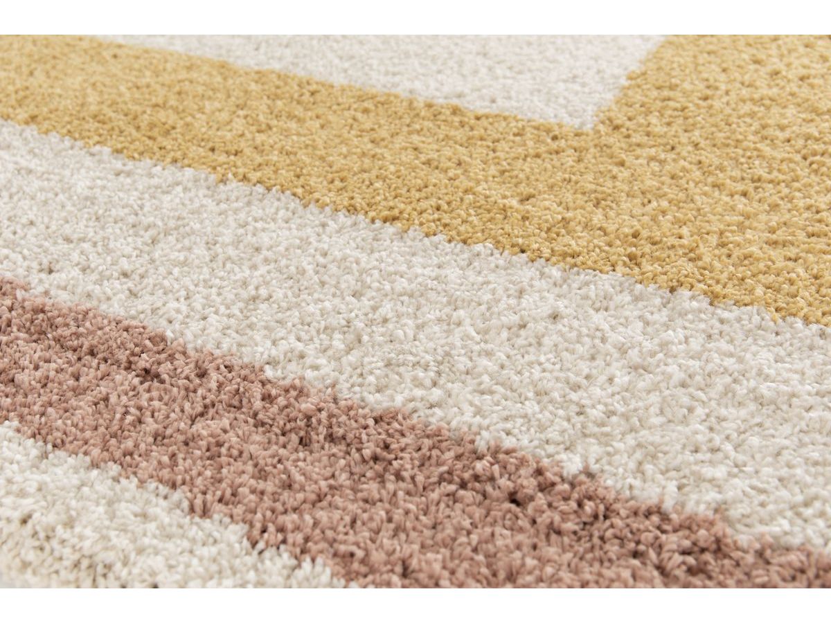 LOAN langpolig vloerkleed met grafisch patroon