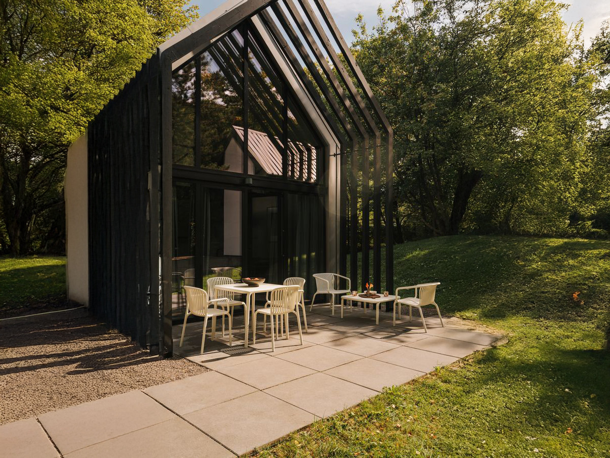 Ensemble de jardin RHODES avec table carrée 80 cm + 4 chaises avec accoudoirs