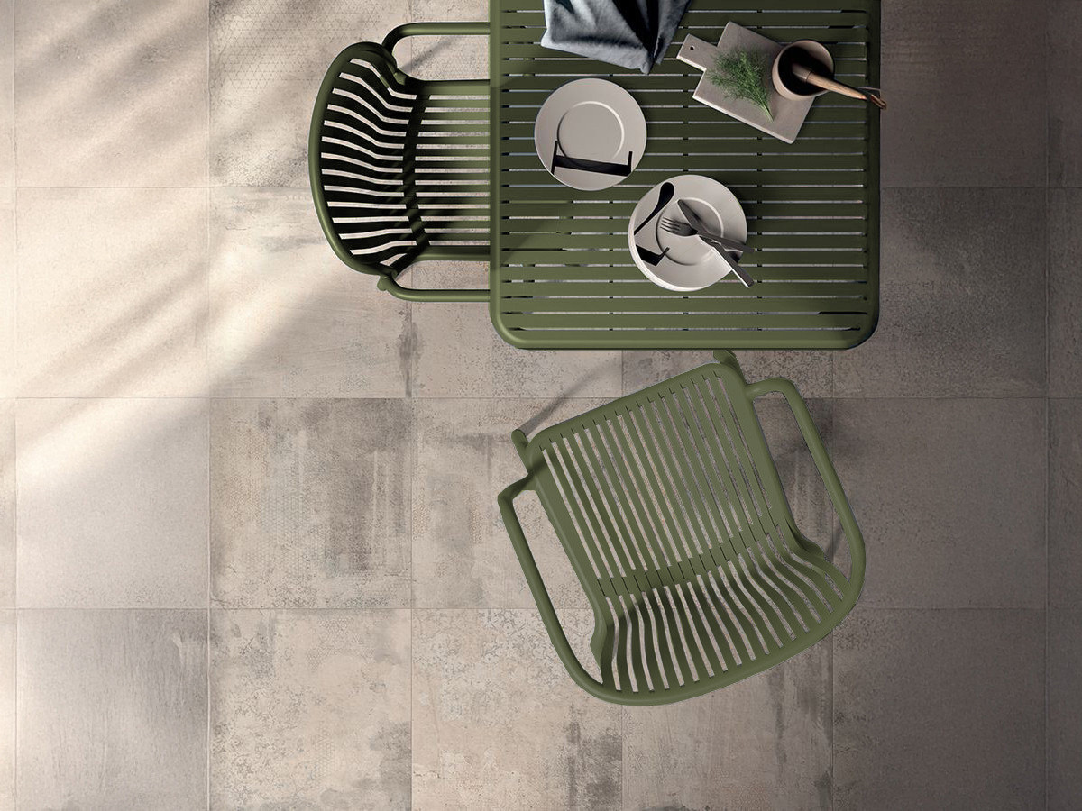 Ensemble de jardin RHODES avec table carrée 80 cm + 4 chaises avec accoudoirs