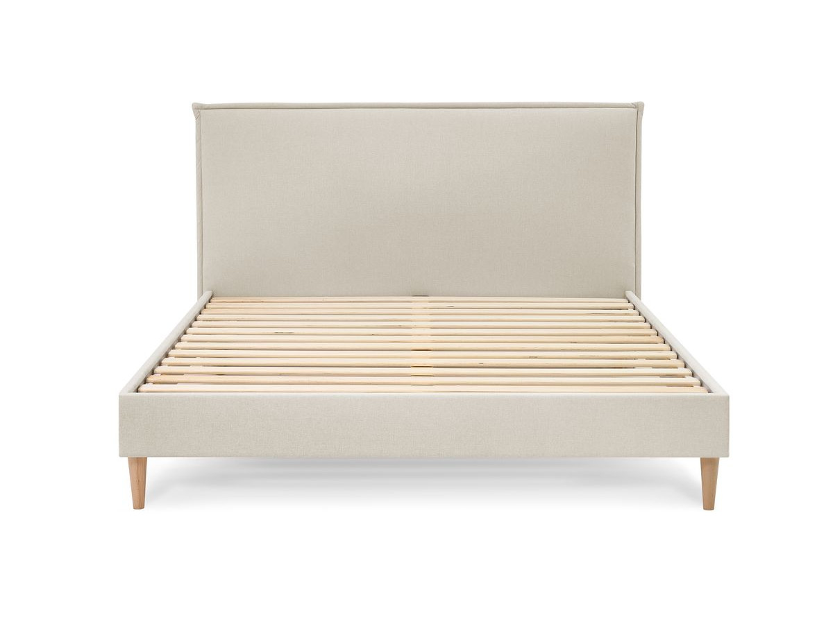 SARY bed met massieve lattenbodem en poten van natuurlijk hout