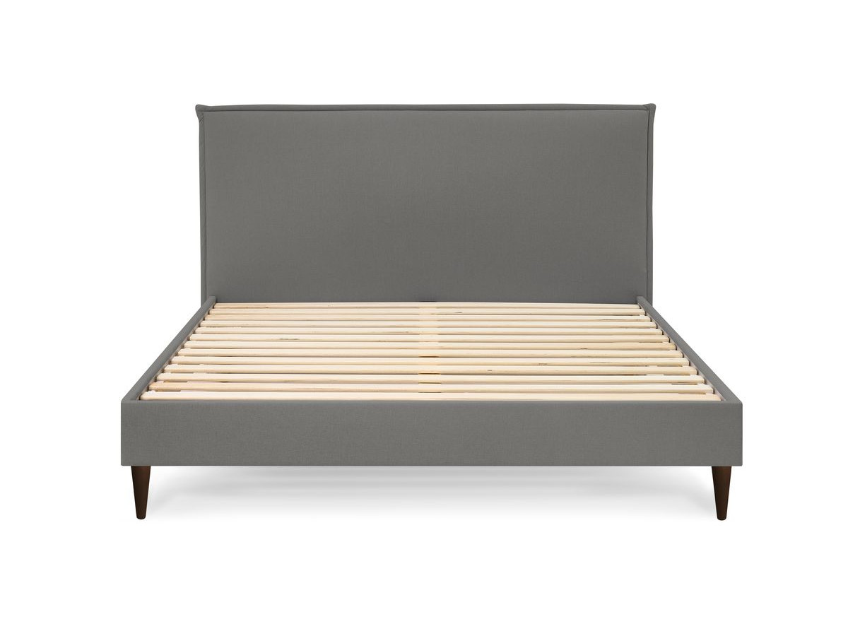 SARY bed met massieve lattenbodem en wengéhouten poten