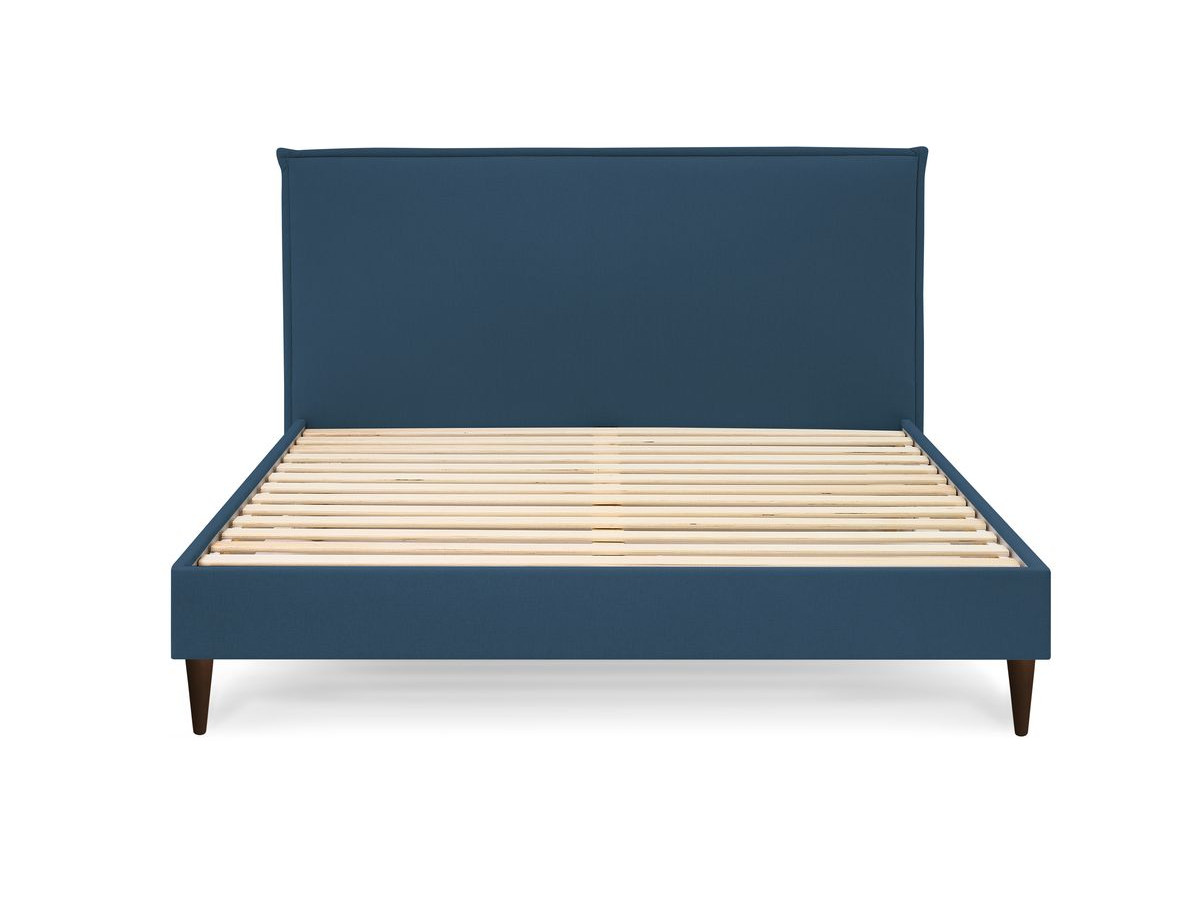 SARY bed met massieve lattenbodem en wengéhouten poten