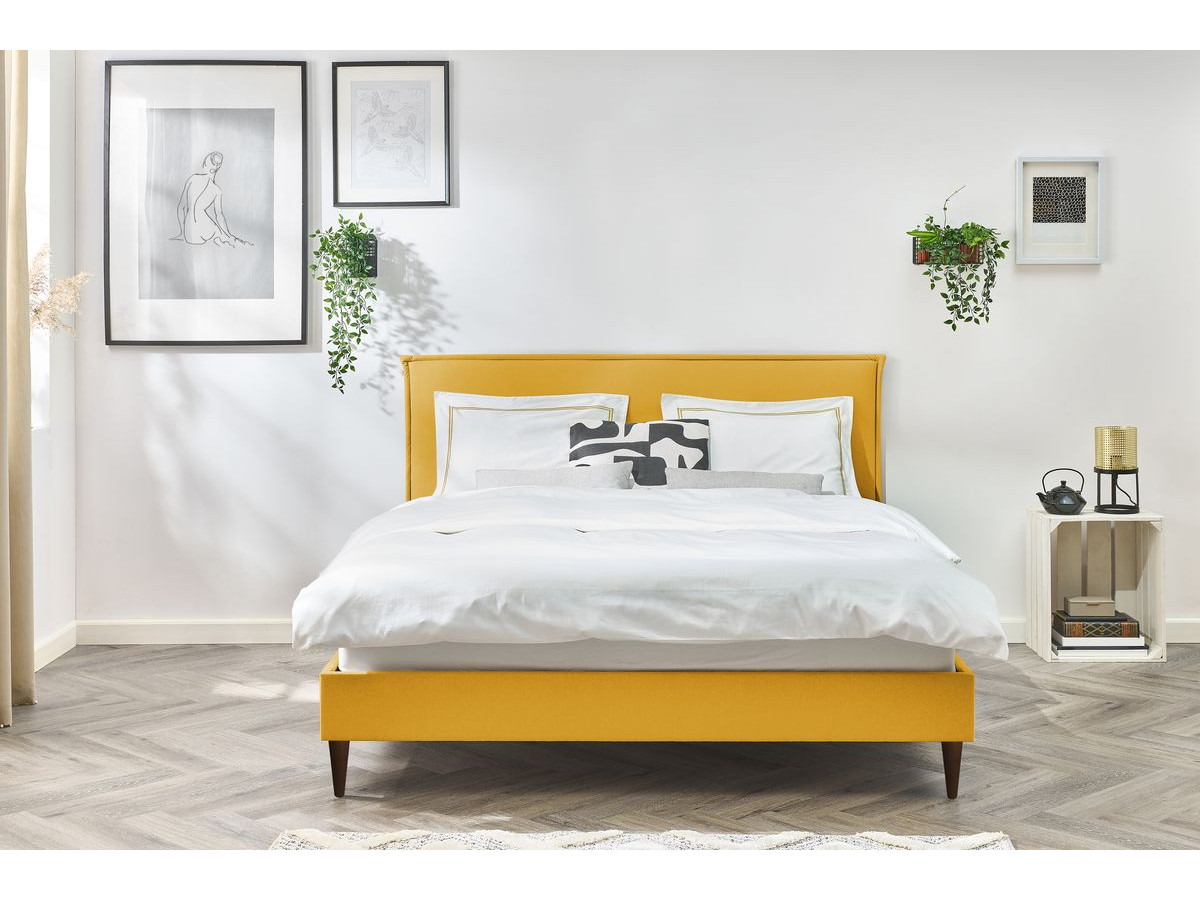 SARY bed met massieve lattenbodem en wengéhouten poten