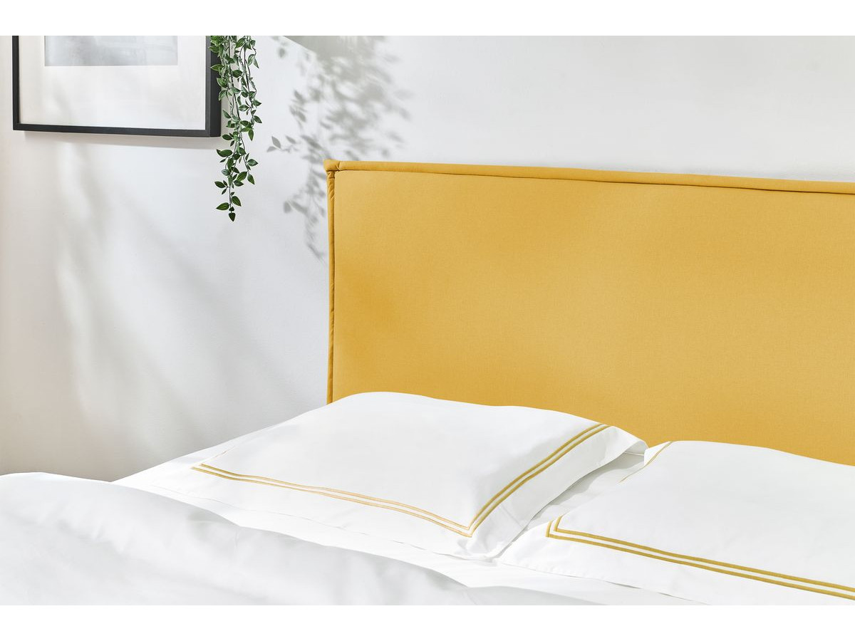 SARY bed met massieve lattenbodem en wengéhouten poten