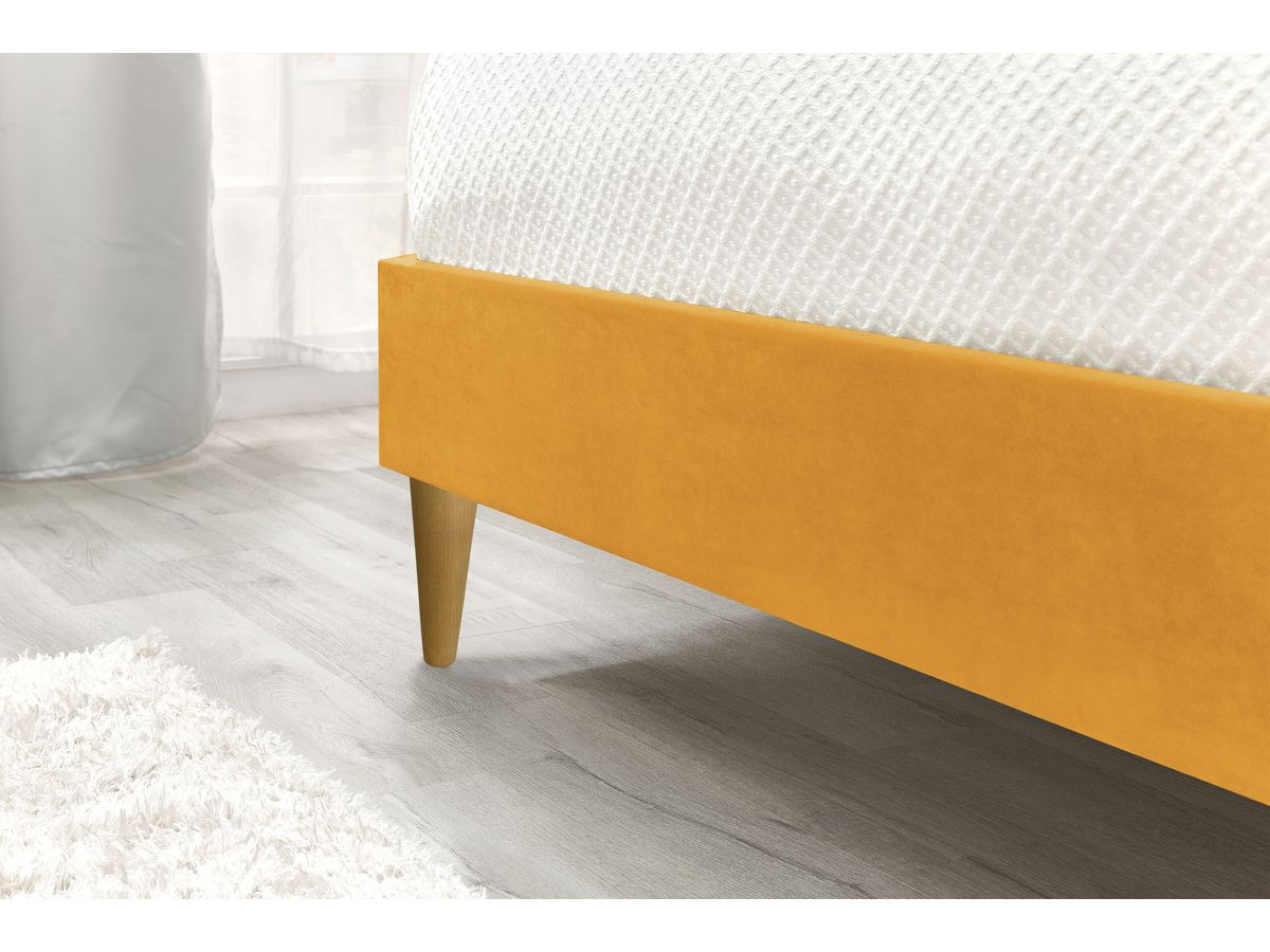 VELVET bed met massieve lattenbodem en poten van natuurlijk hout