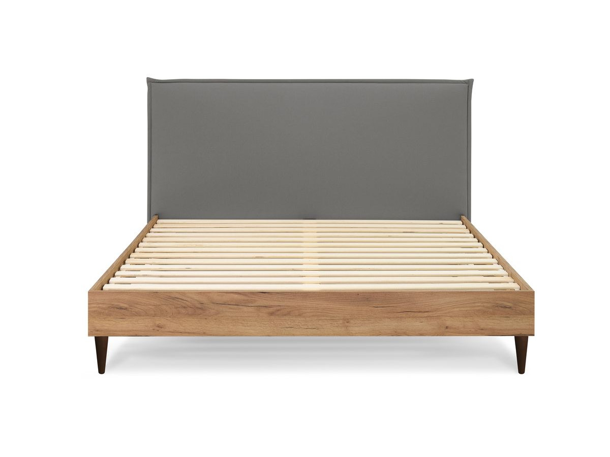 CARA bed met massieve lattenbodem en wengéhouten poten