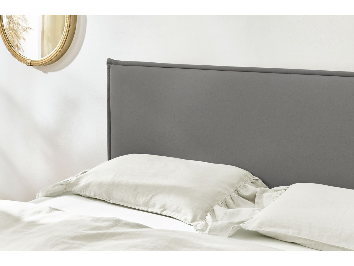 CARA bed met massieve lattenbodem en wengéhouten poten