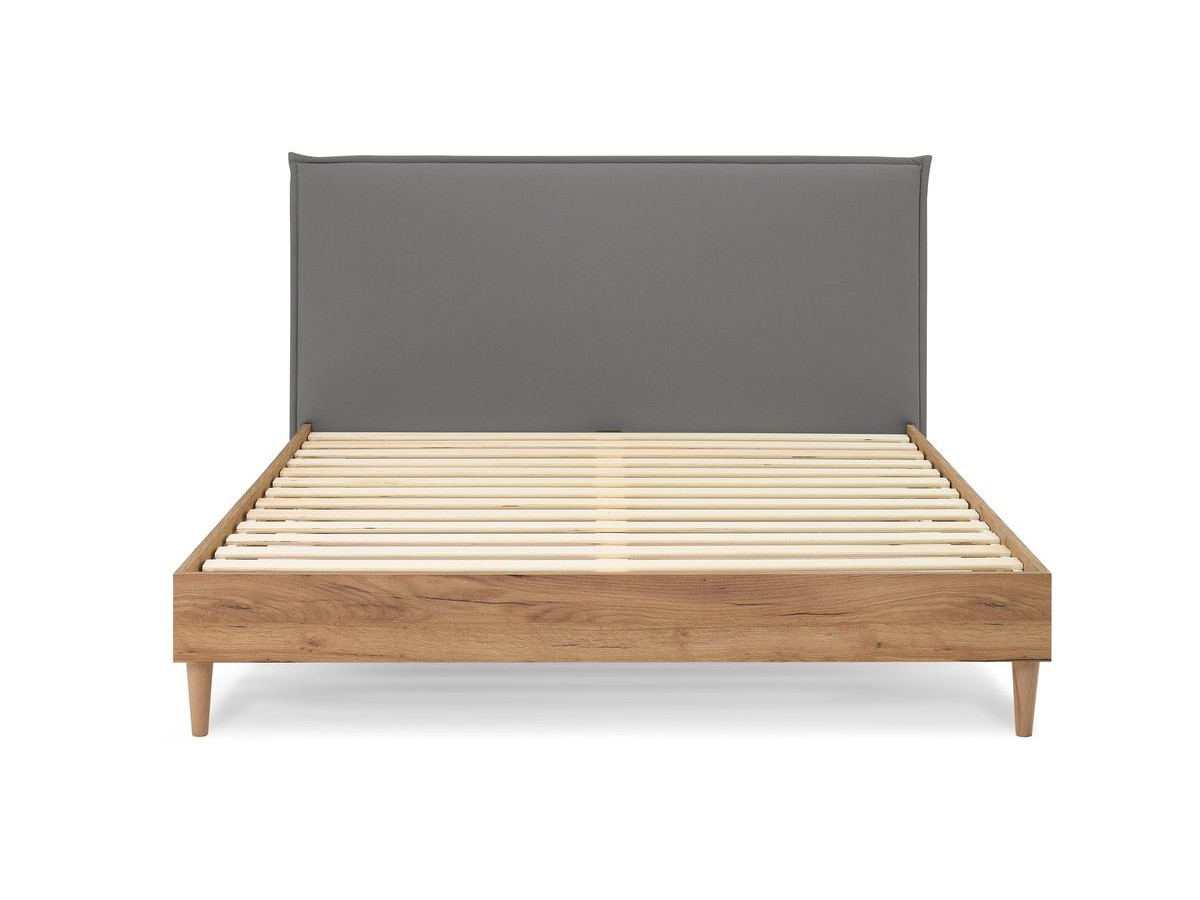 CARA bed met massieve lattenbodem en poten van natuurlijk hout