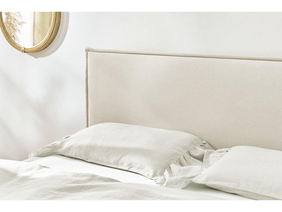 CARA bed met massieve lattenbodem en poten van natuurlijk hout
