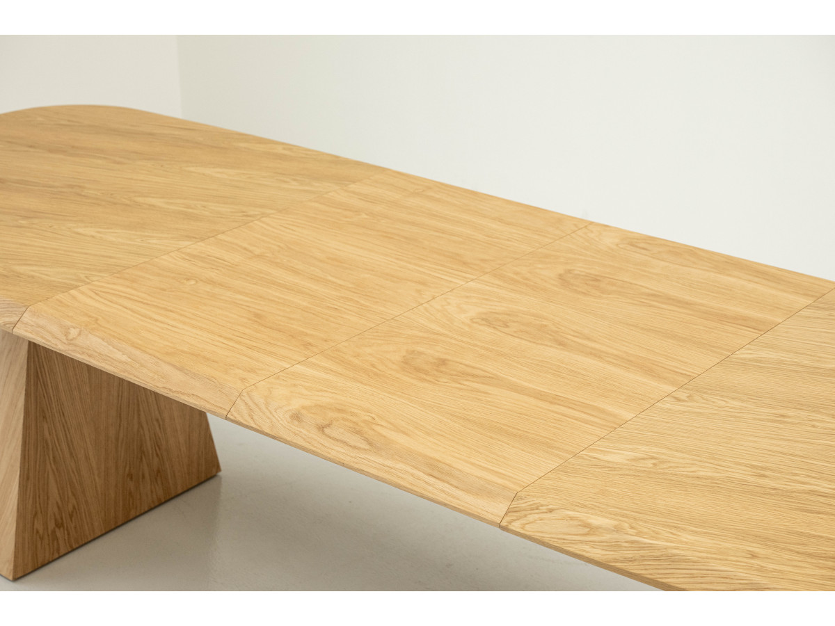 Table à manger extensible rectangulaire arrondie 200 à 300 cm MAZARGUES placage chêne massif