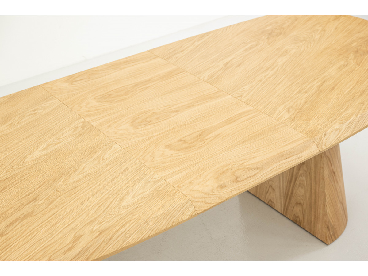 Table à manger extensible rectangulaire arrondie 200 à 300 cm MAZARGUES placage chêne massif