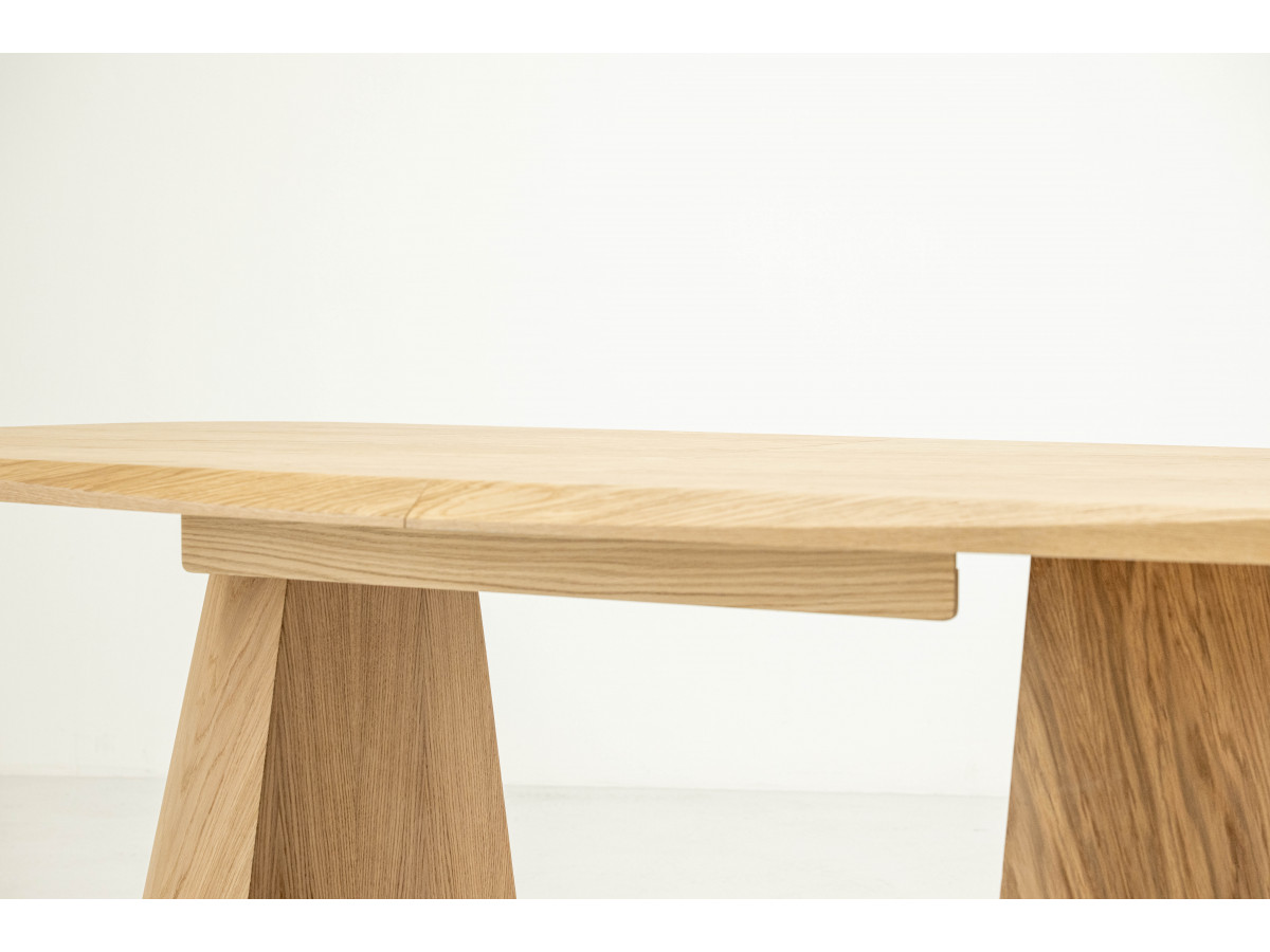 Table à manger extensible rectangulaire arrondie 200 à 300 cm MAZARGUES placage chêne massif