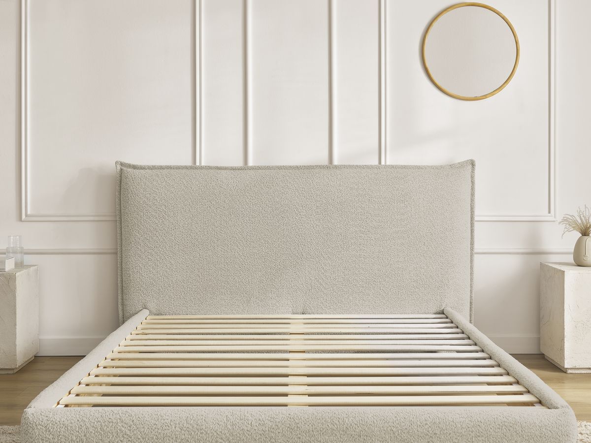 Lit IMERI tissu bouclette avec lattes massives