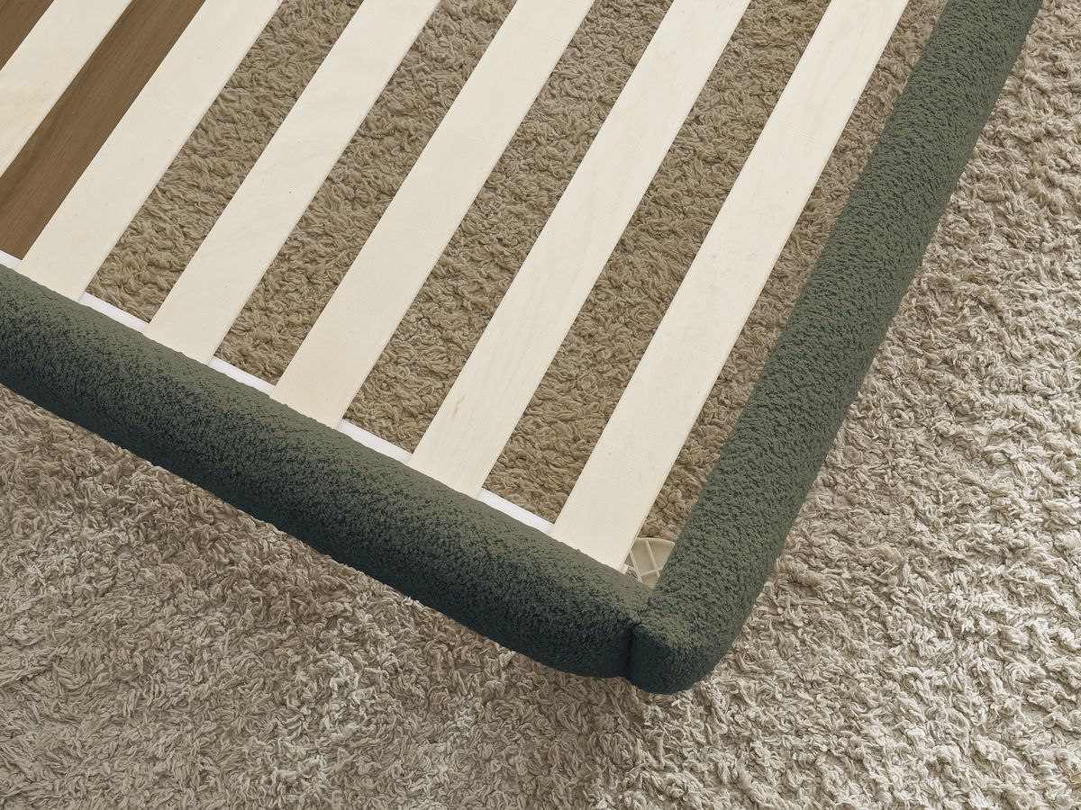 Lit IMERI tissu bouclette avec lattes massives