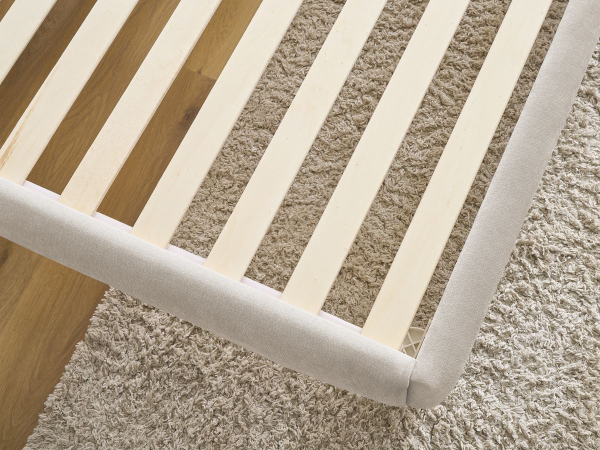 Lit ALTIRA tissu texturé avec lattes massives