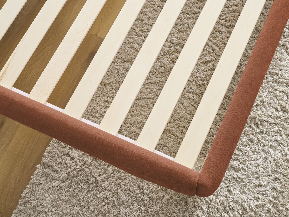 Lit ALTIRA tissu texturé avec lattes massives