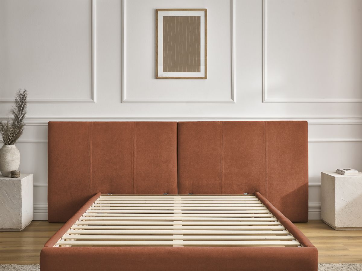 Lit ALTIRA tissu texturé avec lattes massives