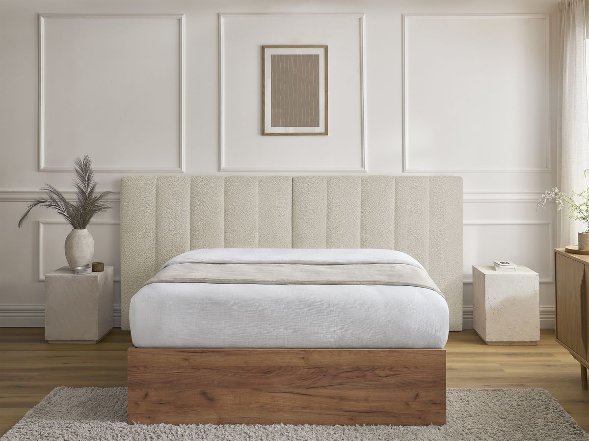 Lit coffre TIMO en bois clair et tissu bouclette