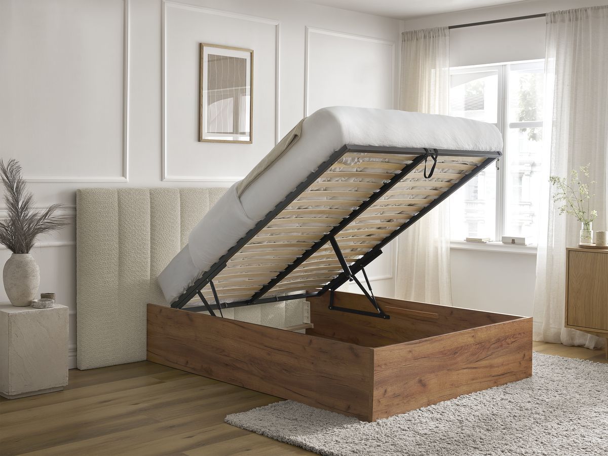 Lit coffre TIMO en bois clair et tissu bouclette