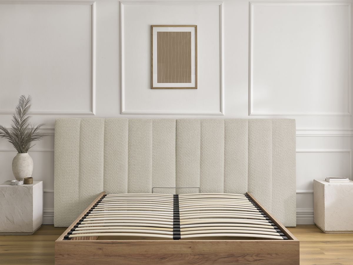 Lit coffre TIMO en bois clair et tissu bouclette