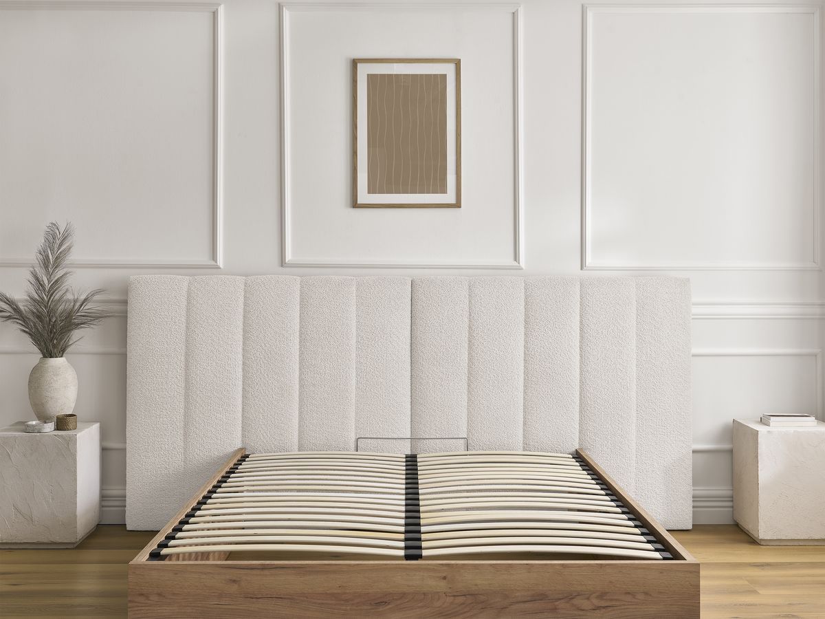 Lit coffre TIMO en bois clair et tissu bouclette