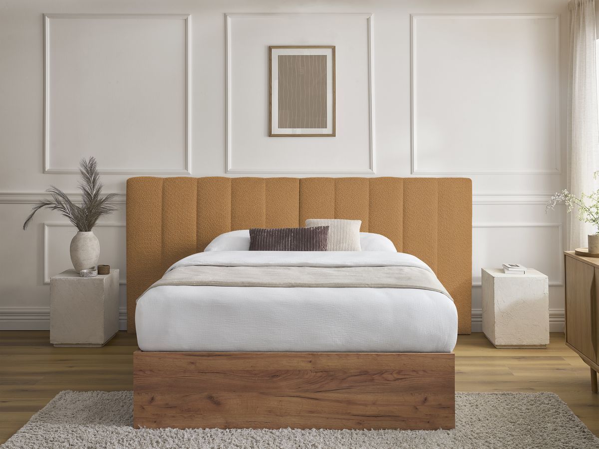 Lit coffre TIMO en bois clair et tissu bouclette