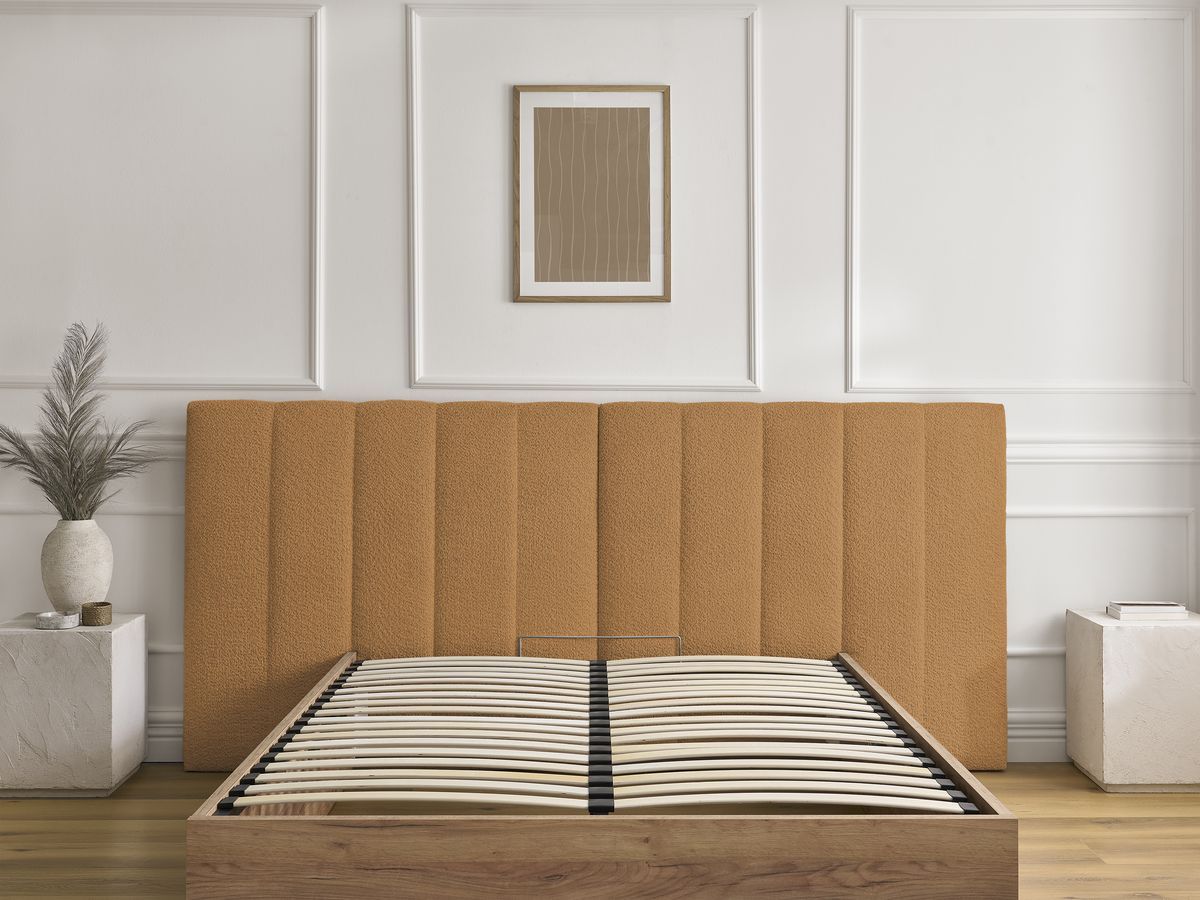Lit coffre TIMO en bois clair et tissu bouclette