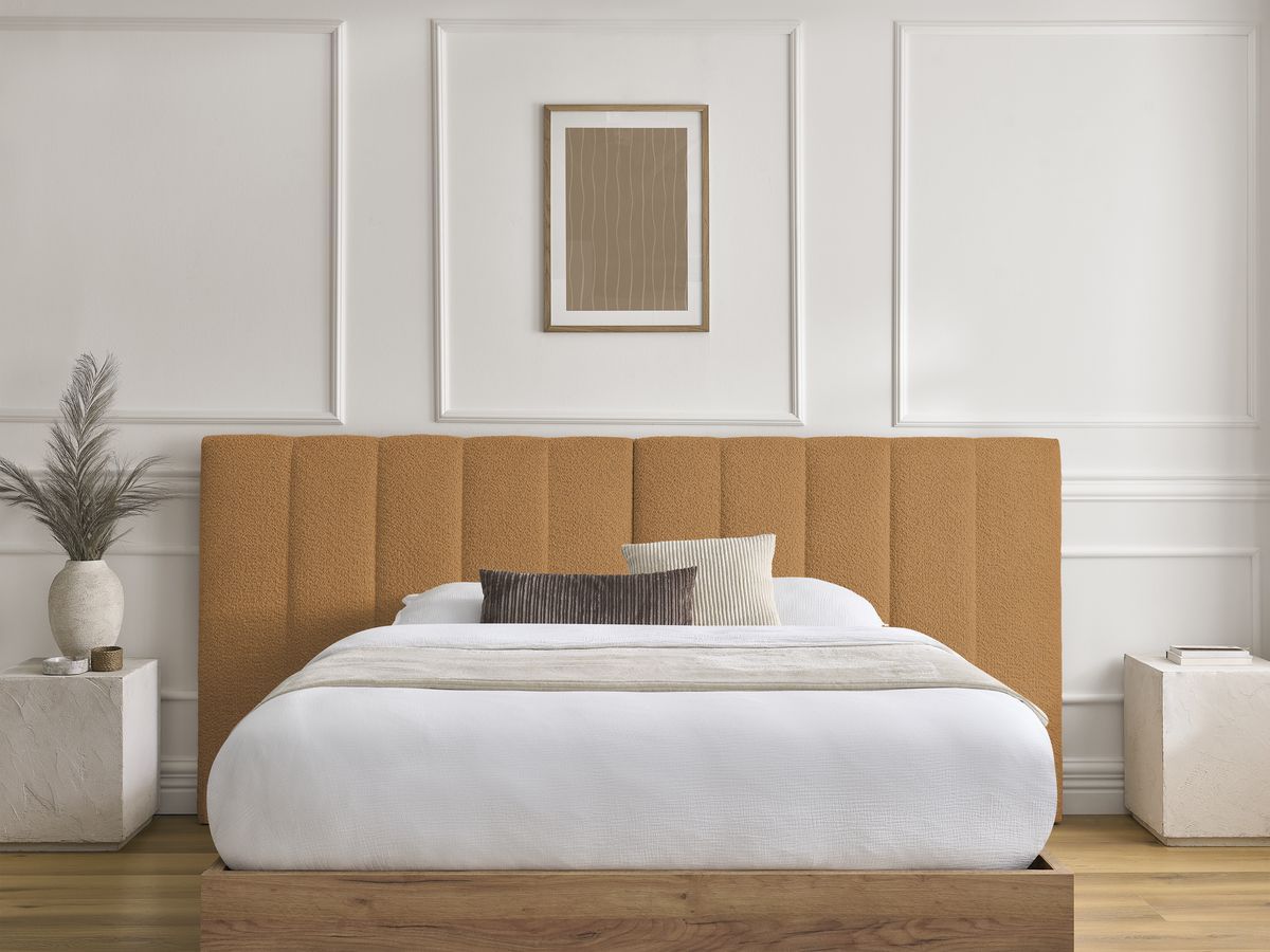 Lit coffre TIMO en bois clair et tissu bouclette