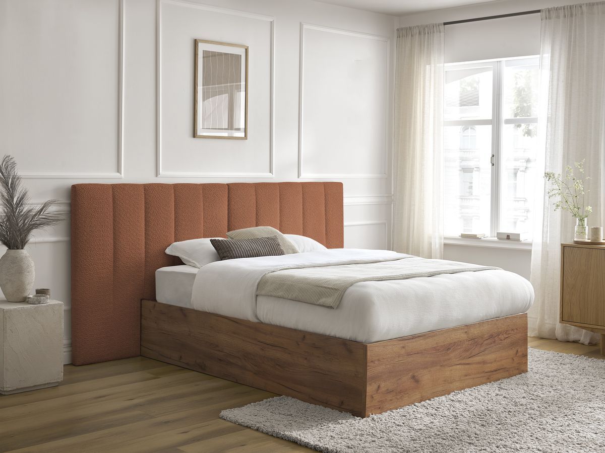Lit coffre TIMO en bois clair et tissu bouclette