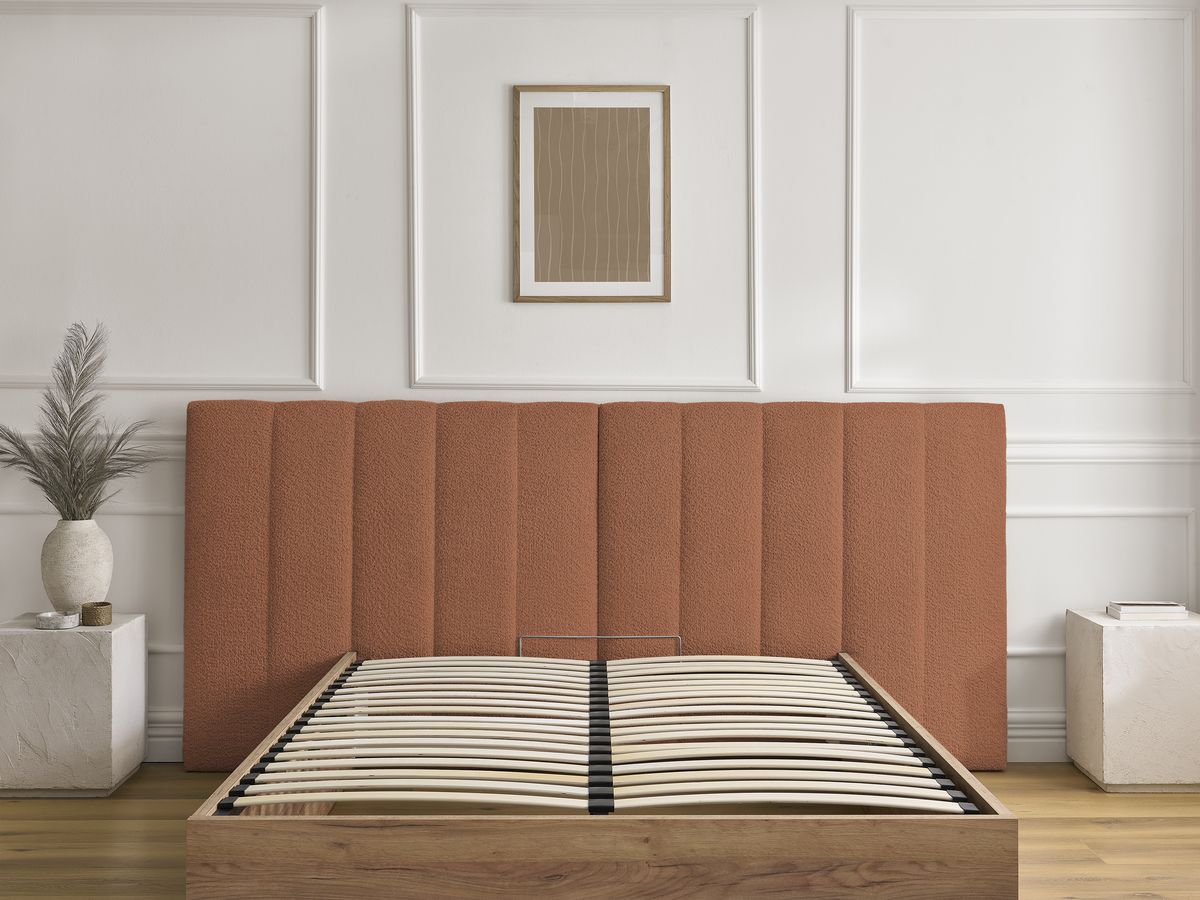 Lit coffre TIMO en bois clair et tissu bouclette
