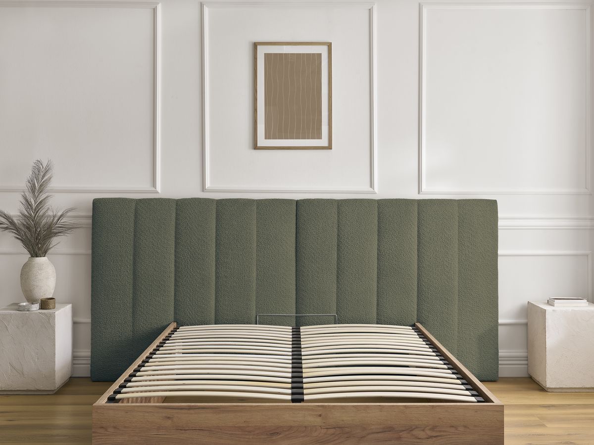 Lit coffre TIMO en bois clair et tissu bouclette