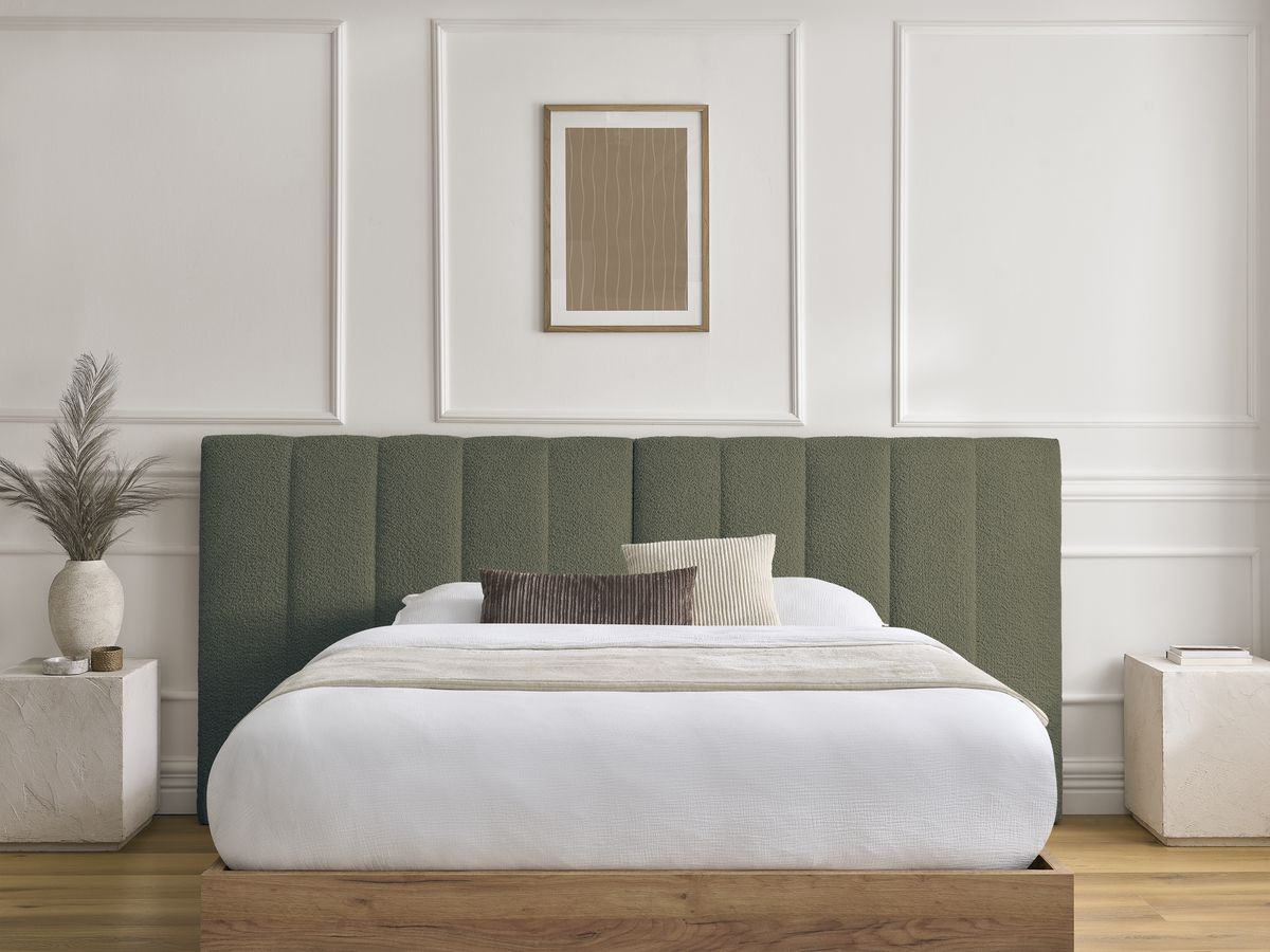 Lit coffre TIMO en bois clair et tissu bouclette