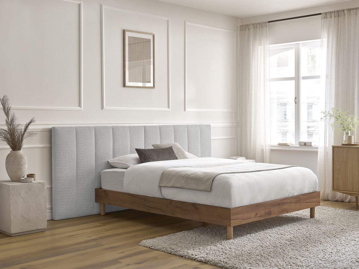 Lit TIMO bois clair avec lattes massives gris