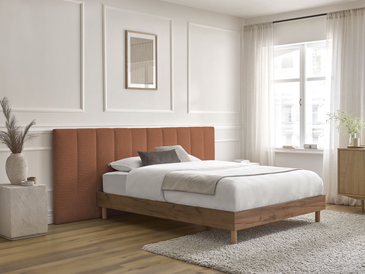 Lit TIMO bois clair avec lattes massives orange