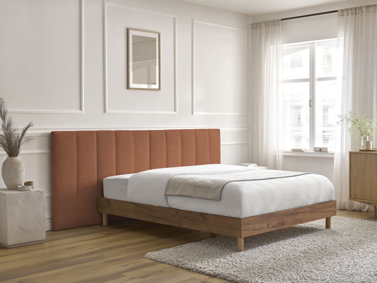 Lit TIMO bois clair avec lattes massives orange — vue 6