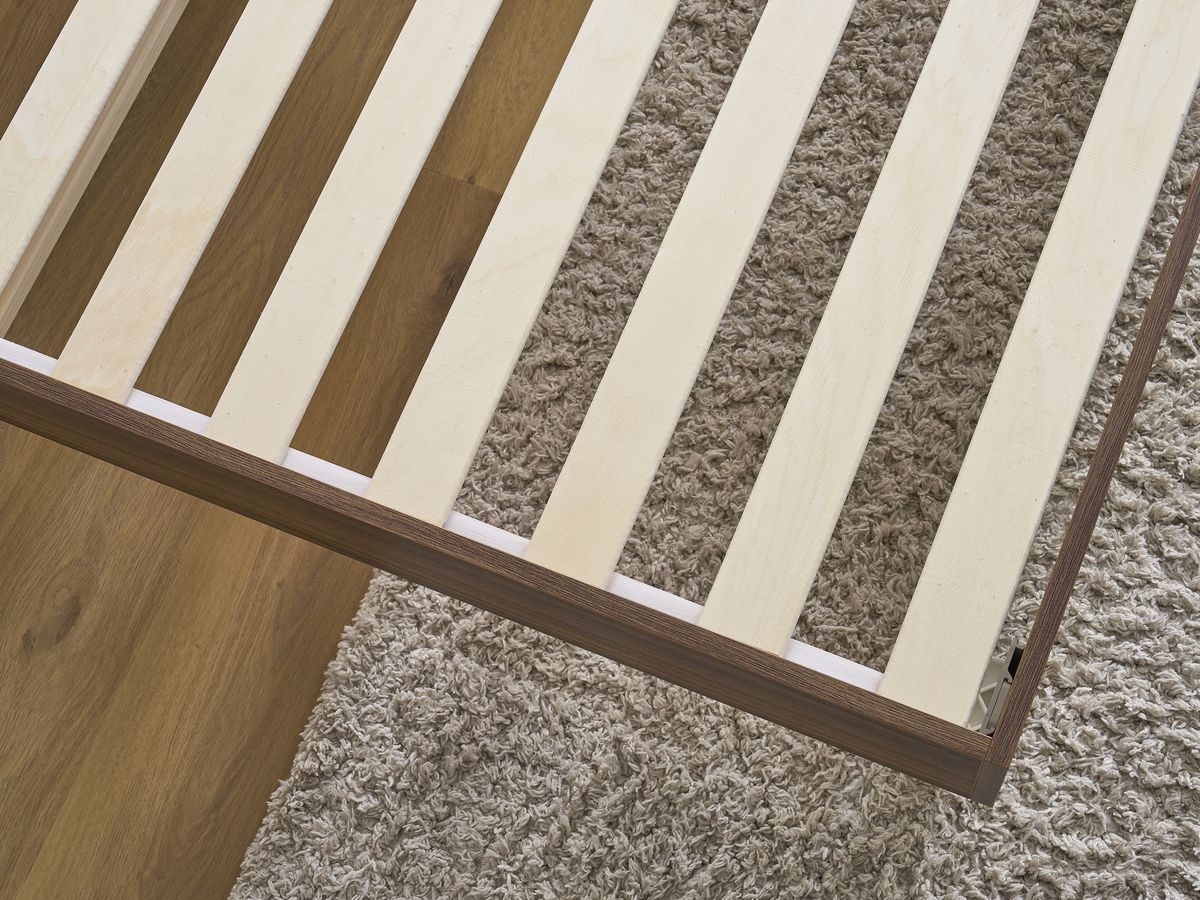 TIMO donkerhouten bed met massieve lattenbodem