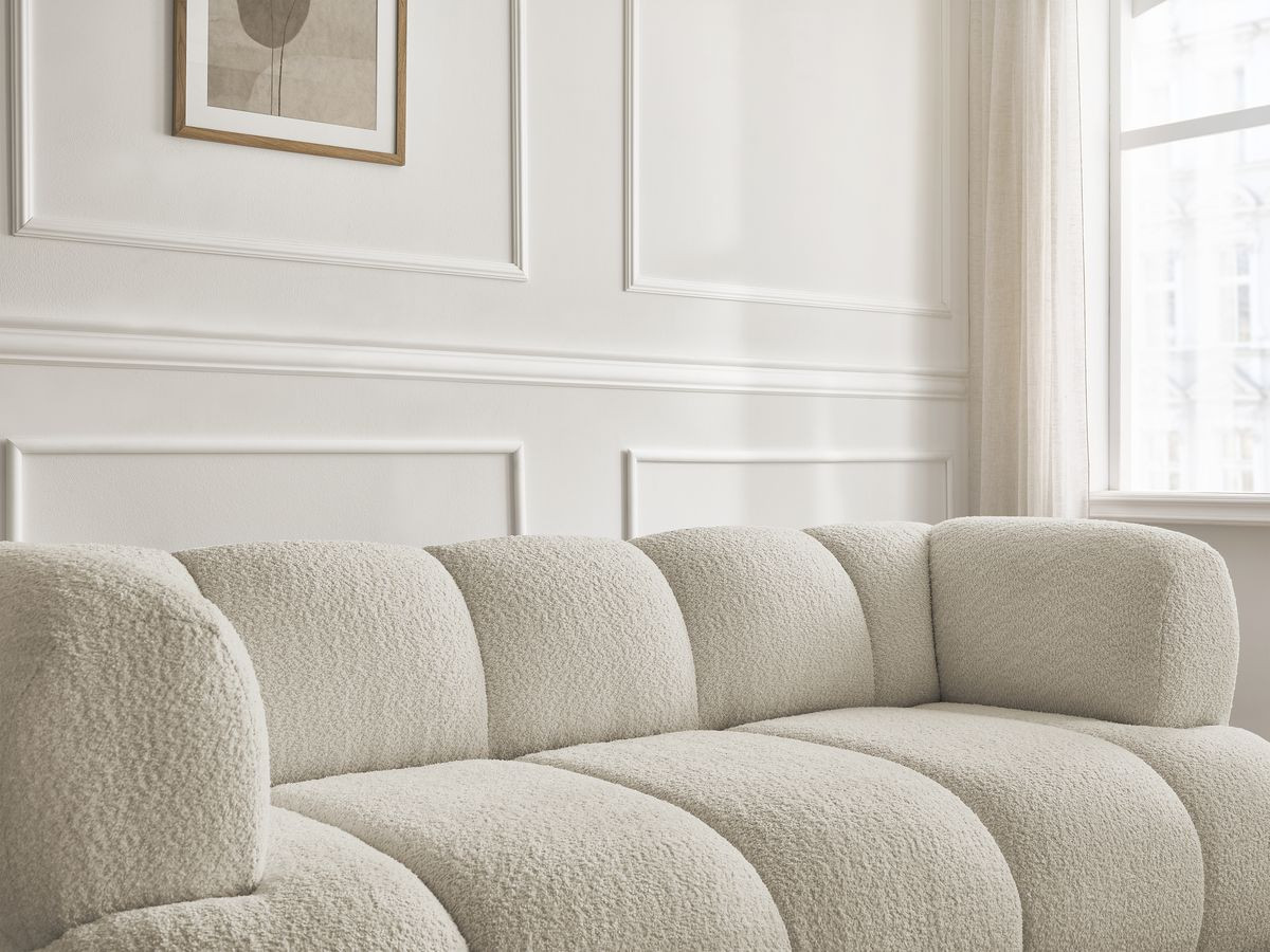 Canapé droit 2 places PAMIRA bouclette avec pouf beige — vue 4