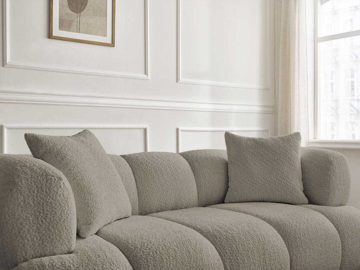 Canapé droit 2 places PAMIRA bouclette avec pouf taupe — vue 5