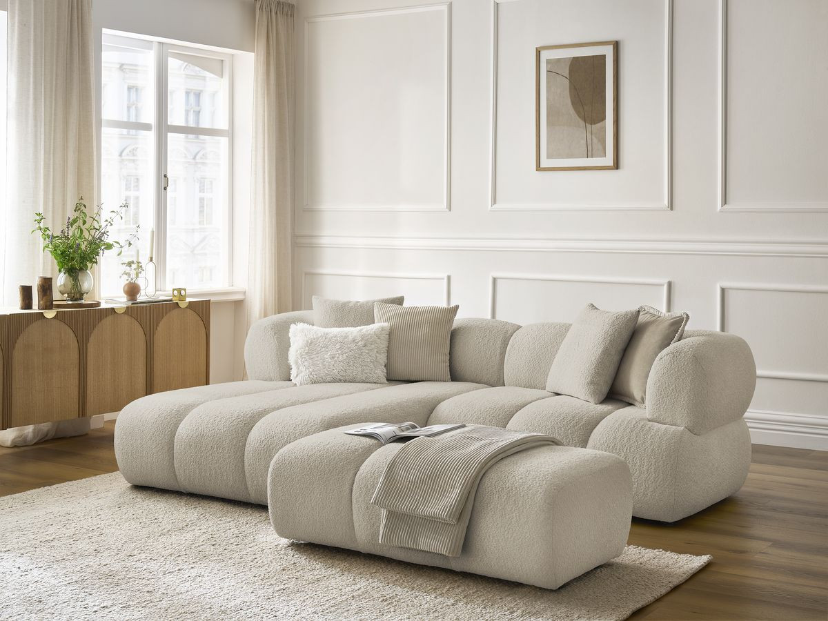 Canapé d'angle fixe PAMIRA tissu bouclette avec pouf beige  angle gauche BOBOCHIC 4 places